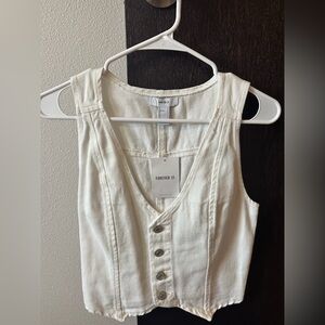 Forever 21 Sleeveless Button-Down Blouse